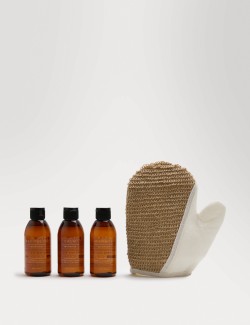 Sada 3 hydratačních sprchových krémů z kolekce Apothecary – 3× 150 ml + peelingová mycí houbička a toaletní taštička