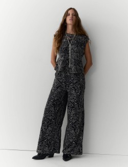 Vyšívaný metalický top bez rukávů