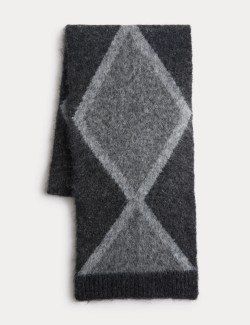 Šála s geometrickým vzorem