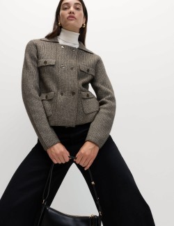 Pletená bunda s mračnatými vlákny a ozdobnými kapsami