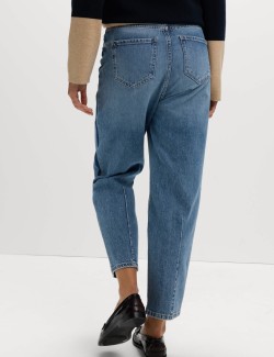 Mid Rise Dart Detail Barrel Jeans