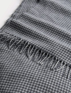 Merino Wool Dogstooth Scarf