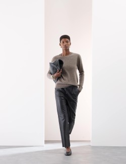 Svetr z čistého kašmíru, s texturou a kulatým výstřihem