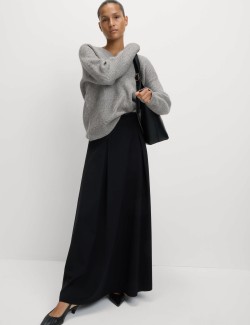 Cloud-Yarn Ribbed V-Neck Jumper
