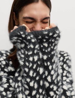 Volný svetr s výstřihem ke krku a zvířecím potiskem