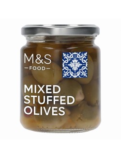 Řecké zelené olivy plněné stroužky česneku a červenou paprikou s extra panenským olivovým olejem (2 %)