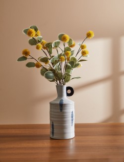 Malovaná glazovaná keramická váza ve tvaru láhve