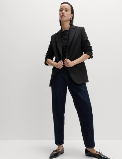 Zdobená vesta s lodičkovým výstřihem a vysokým podílem bavlny