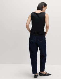 Zdobená vesta s lodičkovým výstřihem a vysokým podílem bavlny