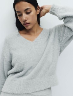 Pohodlný pletený péřový pyžamový top s výstřihem do V