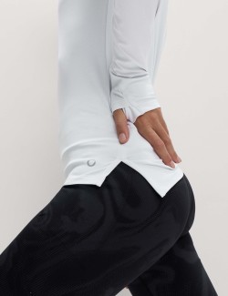 Scoop Neck Fitted Gym Top