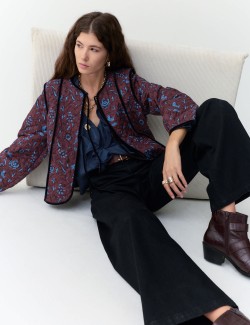 Prošívaná bunda z čisté bavlny s potiskem a zavazováním vepředu