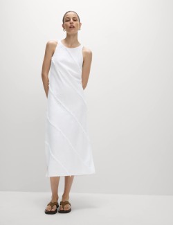 Splývavé midi šaty s neobšitým okrajem a vysokým podílem lnu