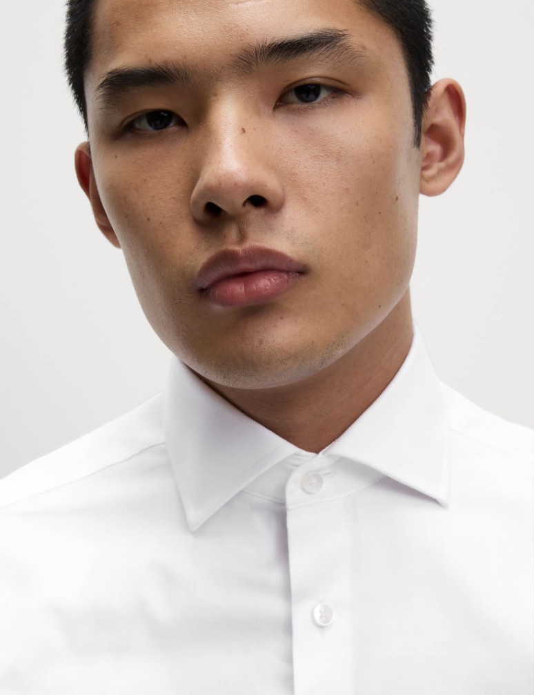 Keprová košile úzkého střihu z luxusní bavlny s dvojitou manžetou