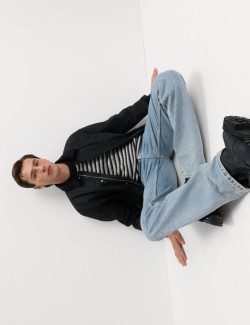 Pruhovaný svetr s kulatým výstřihem, ze směsi jehněčí vlny