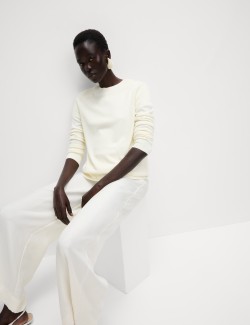 Mimořádně měkký svetr s výstřihem ke krku