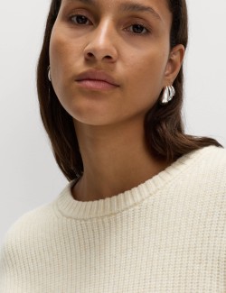 Pruhovaný svetr z měkoučké příze s kulatým výstřihem