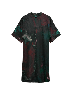 Žakárové splývavé šaty ke kolenům s potiskem noční oblohy