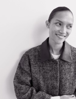 Dlouhý kabát se vzorem rybí kosti, ze směsi vlny