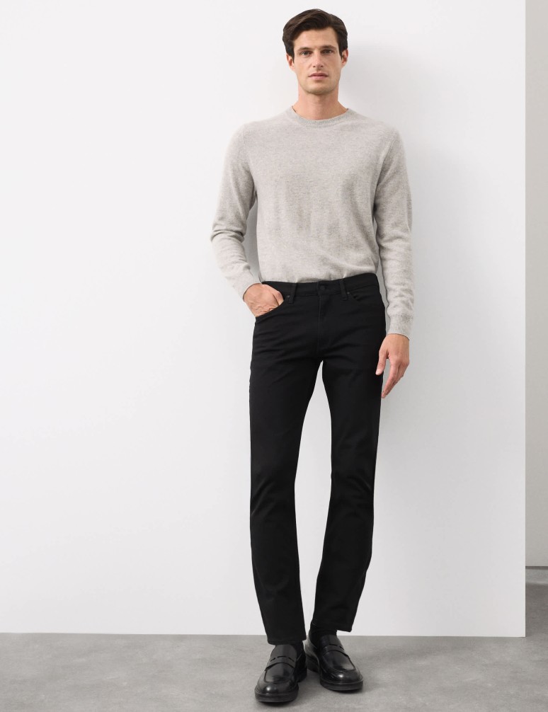 Strečové džíny úzkého střihu s 360 pružností