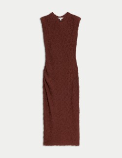 Přiléhavé midaxi šaty s texturou a vysokým podílem bavlny
