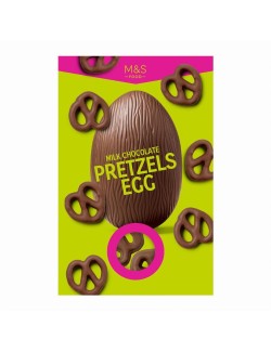 Balené duté vajíčko z mléčné čokolády se sáčkem solených preclíků v mléčné čokoládě