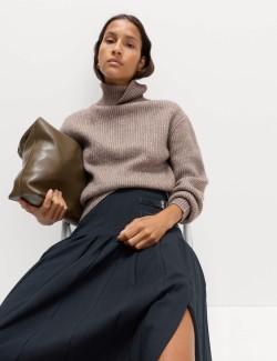 Cloud-yarn Ribbed Roll Neck Jumper