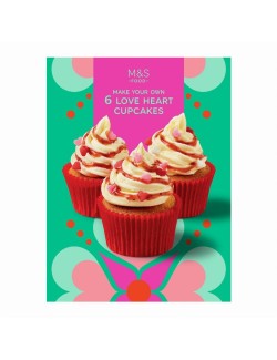 Směs na přípravu piškotového těsta na 6 cupcaků, směs na přípravu polevy s vanilkovou příchutí, jahodový džem, cukrářská ozdoba 