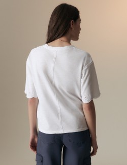 Tričko z čisté bavlny s výšivkou