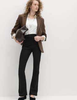 Džegíny s rozšířenými nohavicemi