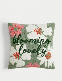 Texturovaný květovaný polštář s vysokým podílem bavlny