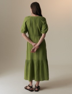 Nabírané texturované midi šaty z čisté bavlny