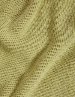 Dlouhé pletené tílko s vysokým podílem bavlny a výstřihem do V