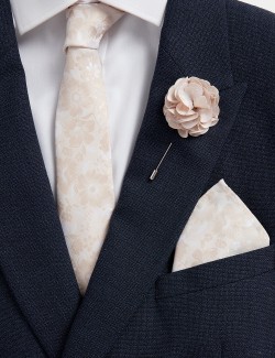 Sada úzké kravaty, spony a klopového kapesníku s květinovým vzorem