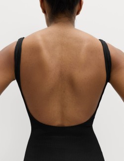 Žebrované texturované plavky s oválným výstřihem