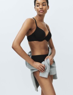 Dekoltová push-up podprsenka s kosticemi a technologií Flexifit™ (vel. A–E)