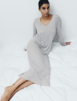 Noční košile s krajkovými lemy