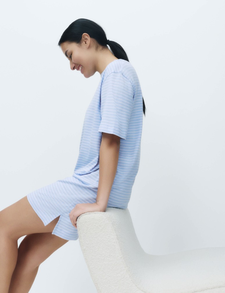 Pruhovaná noční košile z bavlny a modalu