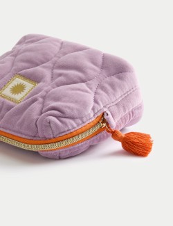 Prošívaná kosmetická taštička