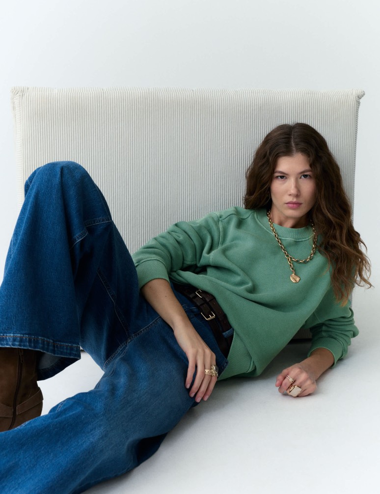 Barvená mikina uvolněného střihu, s vysokým podílem bavlny