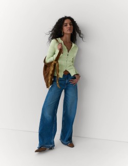 Pletený kardigan s ozdobnými švy