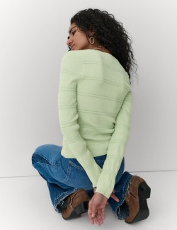 Pletený kardigan s ozdobnými švy