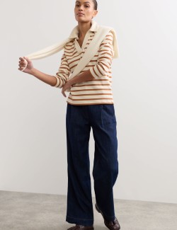 Pruhovaný top z čisté bavlny a výstřihem do V