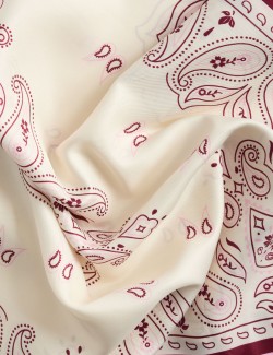 Saténový šátek s potiskem