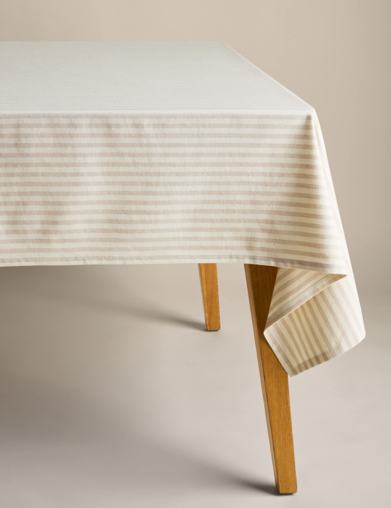 Pruhovaný ubrus ze směsi bavlny se lnem