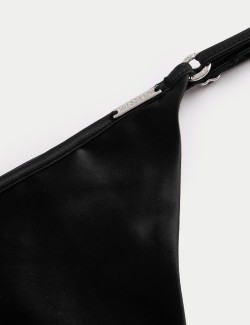 Tanga tanga s černým štítkem