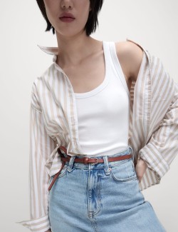 Žebrovaný tílkový top s vysokým podílem bavlny, úzký střih