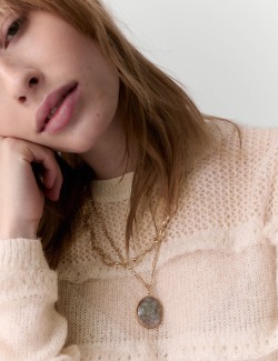 Pletený svetr s výstřihem ke krku a s volánem, s příměsí mohéru