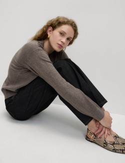 Air-Yarn V-Neck Jumper