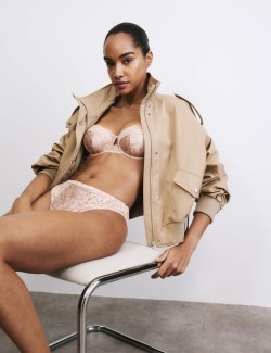 Balkonová podprsenka Rosalie s kosticemi, hedvábím a krajkou (A–E)